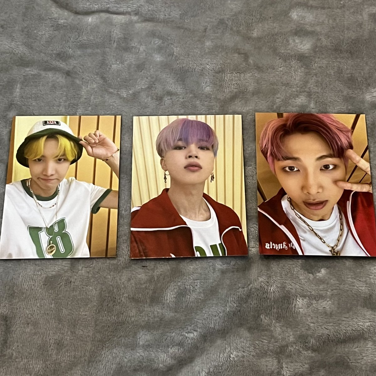 moonjincart's tweet photo. 🍎wts lfb lf bts ph 🇵🇭 HELP RT 

☽ BUTTER cardigan pc
☽ Onhand  
💸70 each
💸180 set

☽ DOP: flexi
☽ prio PAYO

〰️dm me or comment “mine”

🏷️Butter cardigan mini pcs rm jin suga hobi jimin taehyung jungkook help rt https://t.co/isw87HVQUI