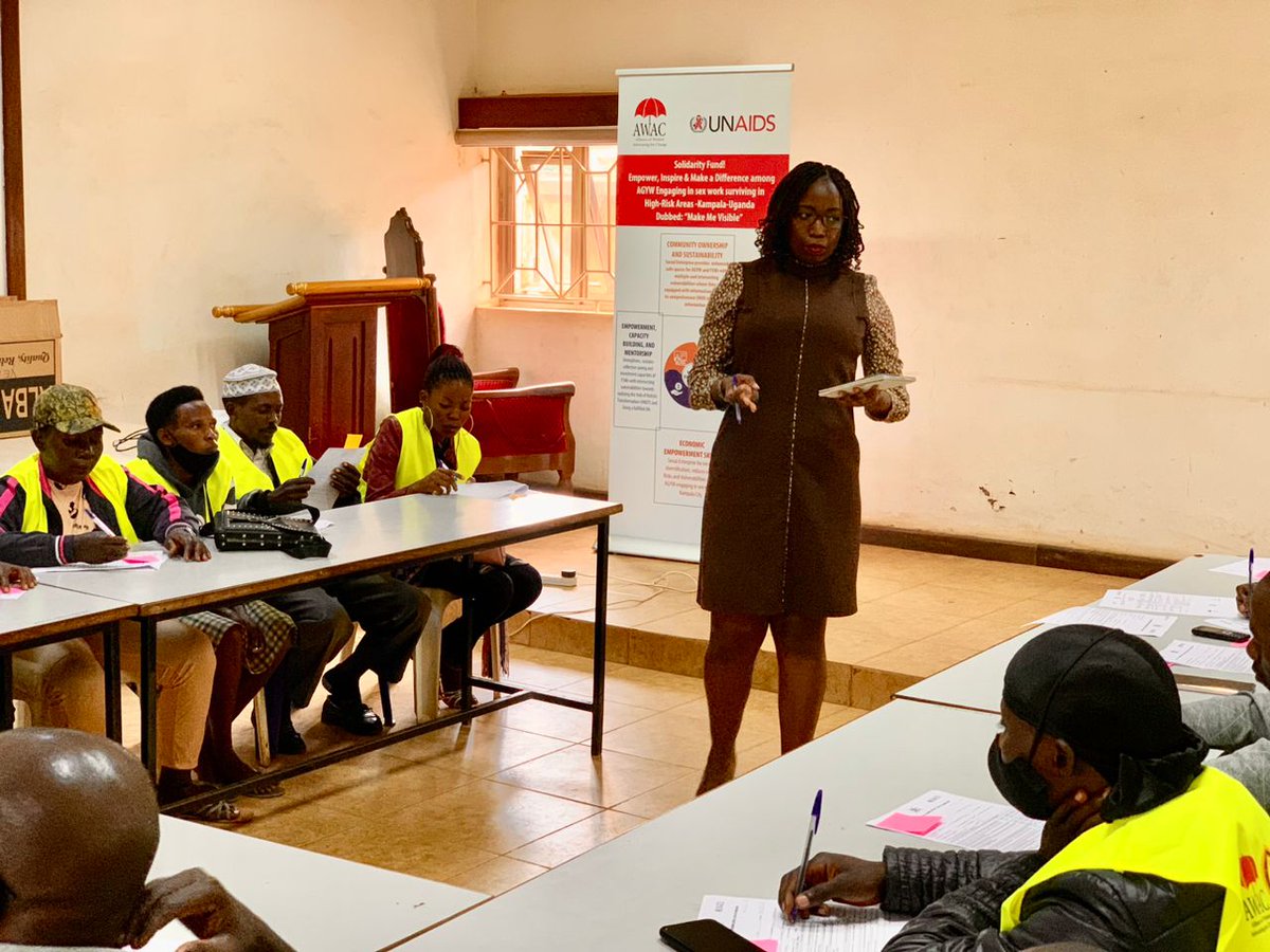 PrincessofTeso's tweet image. Glad to be part of the team making a contribution to eliminating Ebola in Uganda.

@UNAIDS
@awacug_official
@NAFOPHANU
@MinofHealthUG

#PrincessofTesoThoughts