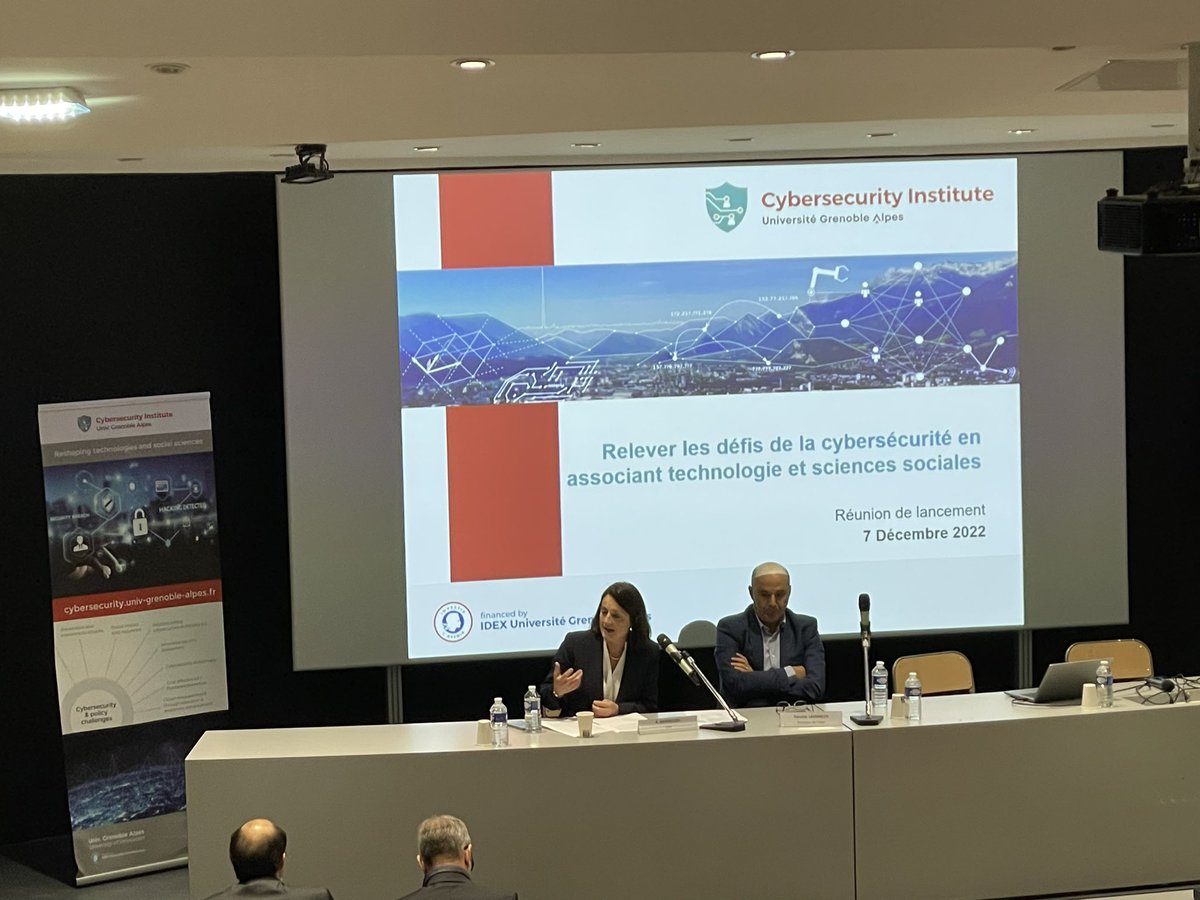 TC_IntLaw's tweet photo. Lancement 2e tranche @CyberAlps par @YLakhnech Président @UGrenobleAlpes &amp; Karine Bannelier Directrice @CyberAlps avec E. Naëgelen, Directeur adjoint @ANSSI_FR, Général @augouard @FIC_eu, T. Graindorge @ComcyberFR &amp; communauté scientifique @inria_grenoble @cea_grenoble @CNRS #UGA https://t.co/aYEG8A7Tgu
