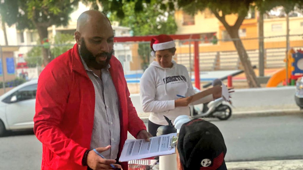 VictorAponteRD's tweet photo. Llevando la #NavidadAmigable al sector El Cacique
#NavidadAmigable2022🎄
☕🎶 🍪
#CapitalAmigable
#VA24 https://t.co/KSPupy9OQU