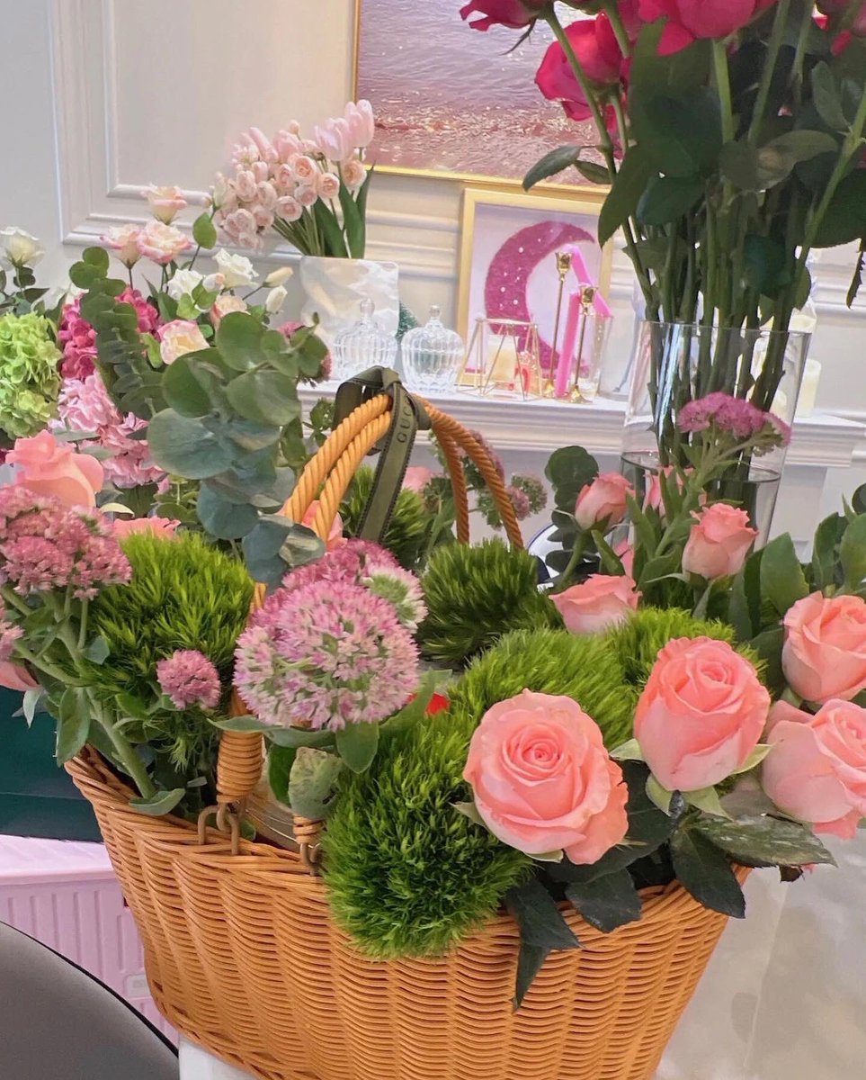 devil00025's tweet image. 집에 수시로 꽃이 있는 것을 좋아한다