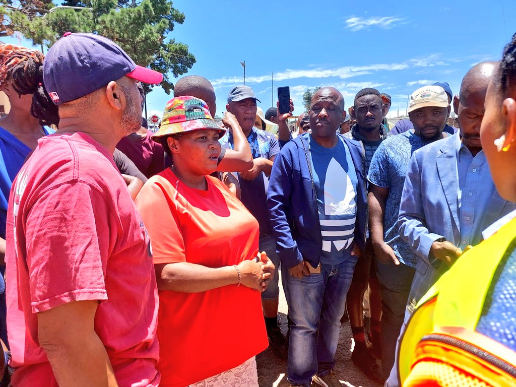 CityofJoburgZA's tweet photo. #GoldenConnection #TheGoldenRepair ^LM https://t.co/3IUtDd8Ur6