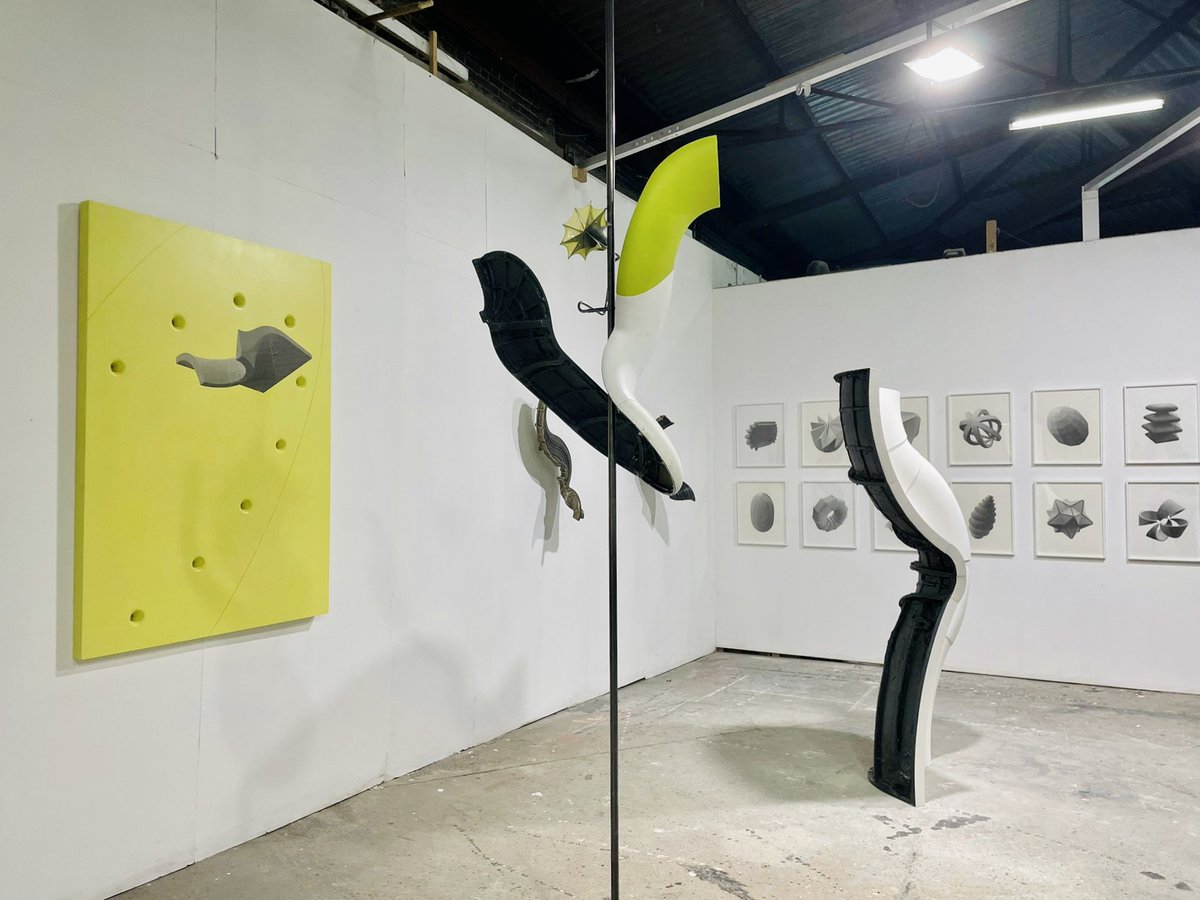 ADIAF_O's tweet photo. Au cœur de la création contemporaine aux ateliers LAPLACE à Arcueil, lors d'une visite organisée par l'#ADIAF dans le cadre de son programme Emergence, mercredi dernier. Lors de ce moment privilégié, nous sommes allés à la rencontre de plusieurs artistes ⤵️ #ADIAFemergence https://t.co/ocIOOua14y