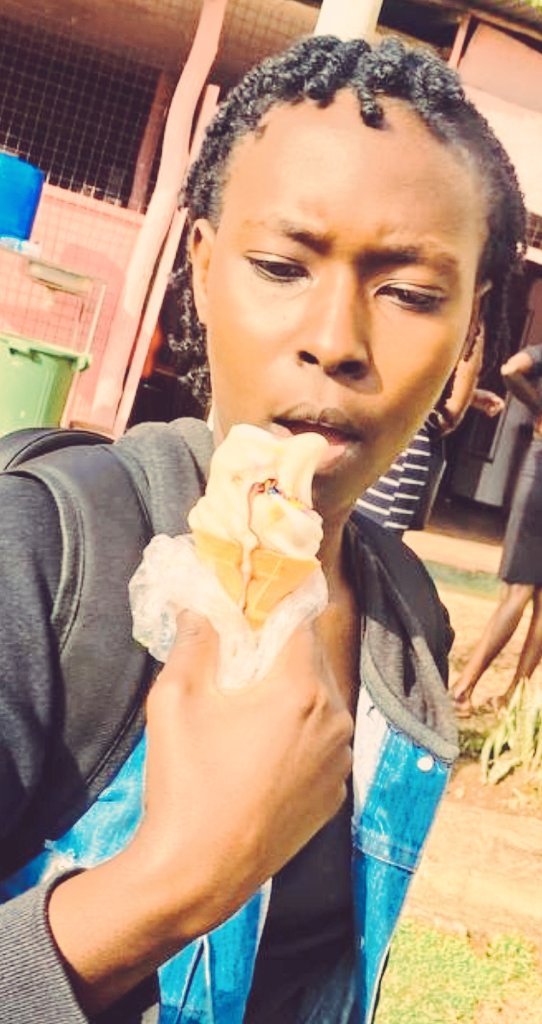 RashBabe10's tweet photo. Any one who likes ice cream 🍦 https://t.co/qRdVn0ZI7A
