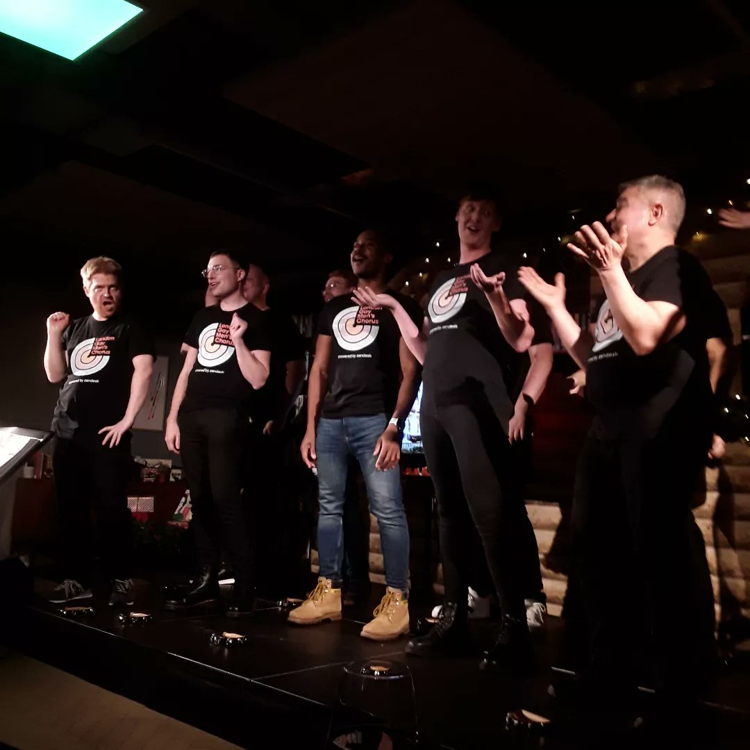 LondonersLondon's tweet photo. My 164th #PaulAtherton's #ALondonersLife - Londoners know when festive seson begins. Last night's @tortoise #FestiveLates with legendary music producer @Trevor_Horn_, somgs from @LdnGMC, Cheese & Crackers, Chocolate, lots of wine & obligatory #NewsQuiz. #LetsGuide #UniquelyLondon https://t.co/FFvNWBPsgY