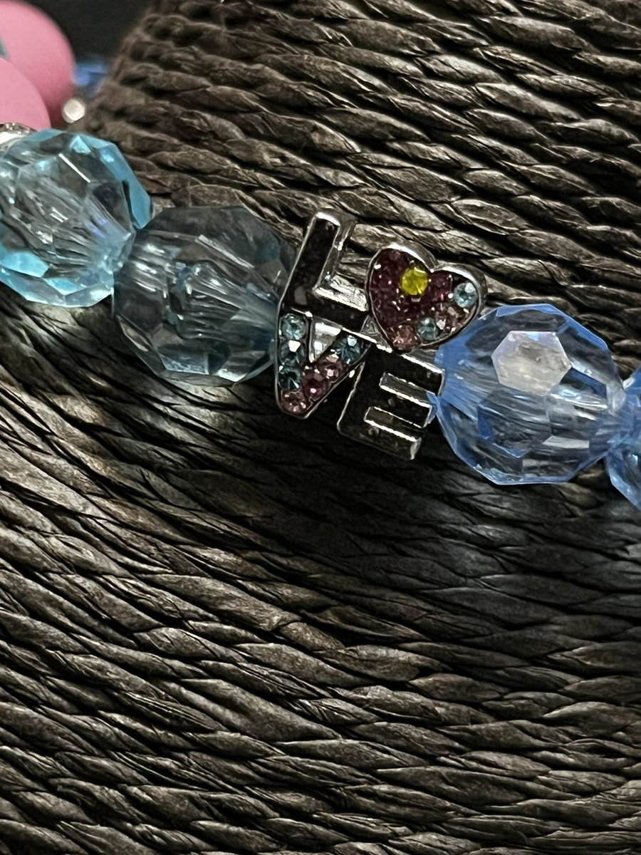 Thaoriginalgata's tweet photo. The love bracelet
#imakeprettythings #EtsySeller #etsyhandmade #etsysellertwitter
https://t.co/UdhZ1aR5D1 https://t.co/D0jgXZpVJl