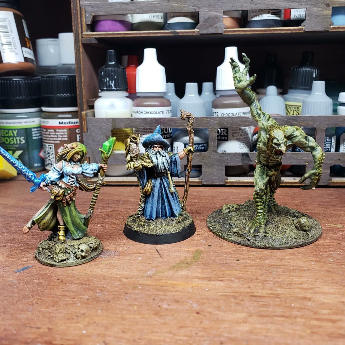 blamminator's tweet photo. I'm going to call these done.
#paintbrush #miniatureblacksmiths #miniature #miniaturepainting #painting #minipainting #art #miniatureart #painttinythings #tabletopfigures #ilovetopaint #dnd #dndminiatures #reaper #reaperminiatures #bones #bonesminiatures https://t.co/iwcRTeix64