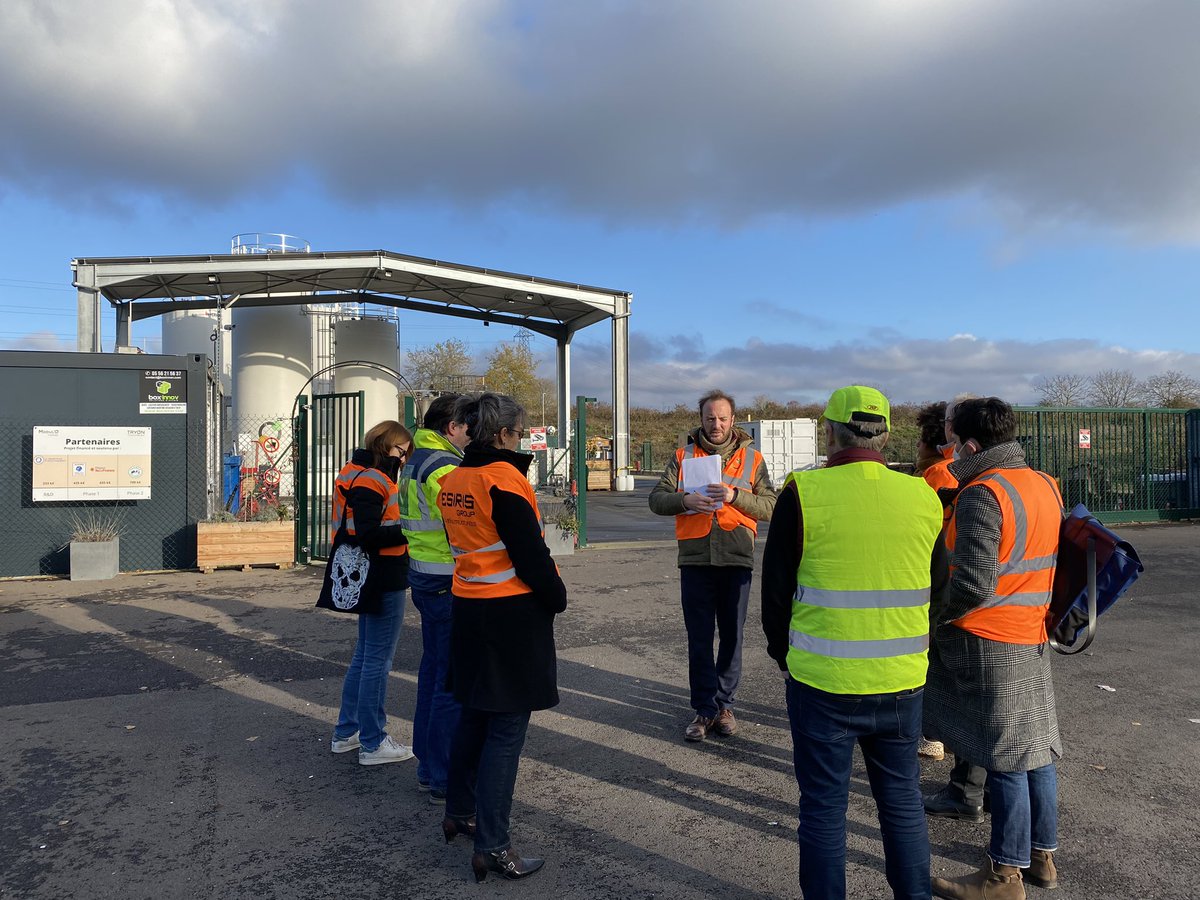 Visite de <a href="/tryonfrance/">TRYON</a>, ModulO Yvelines, site de valorisation des déchets organiques des établissements scolaires. L’unité de méthanisation produit du #biomethane injecté dans le réseau de distribution de gaz naturel. <a href="/GRDF/">GRDF</a> <a href="/valparisis/">Val Parisis Agglo</a>