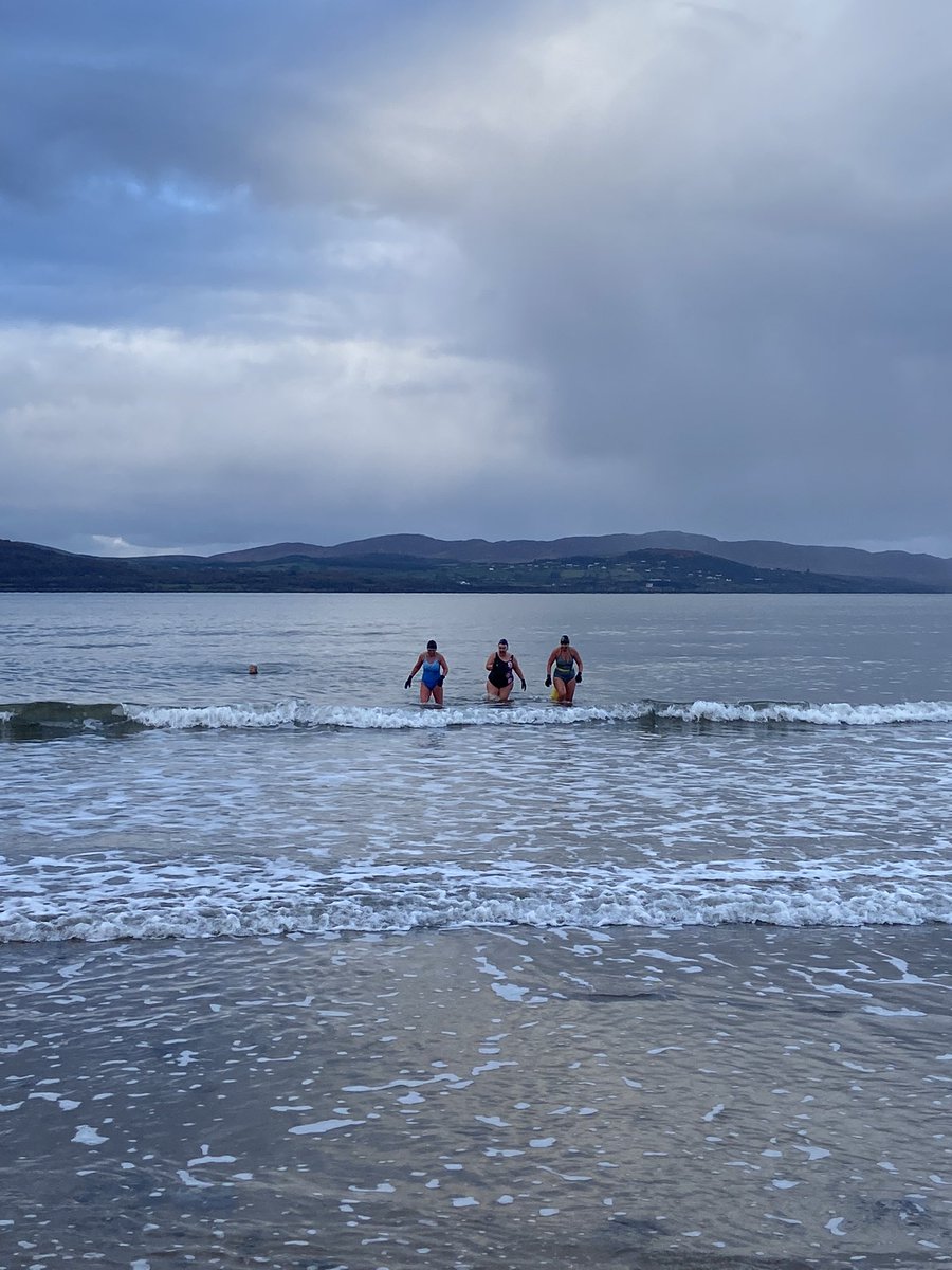 jobfairyni's tweet photo. What a beautiful morning for a swim 🥶😎 #coldwaterswimming #ludden #donegal #seaswimming https://t.co/DxfwttOqSo
