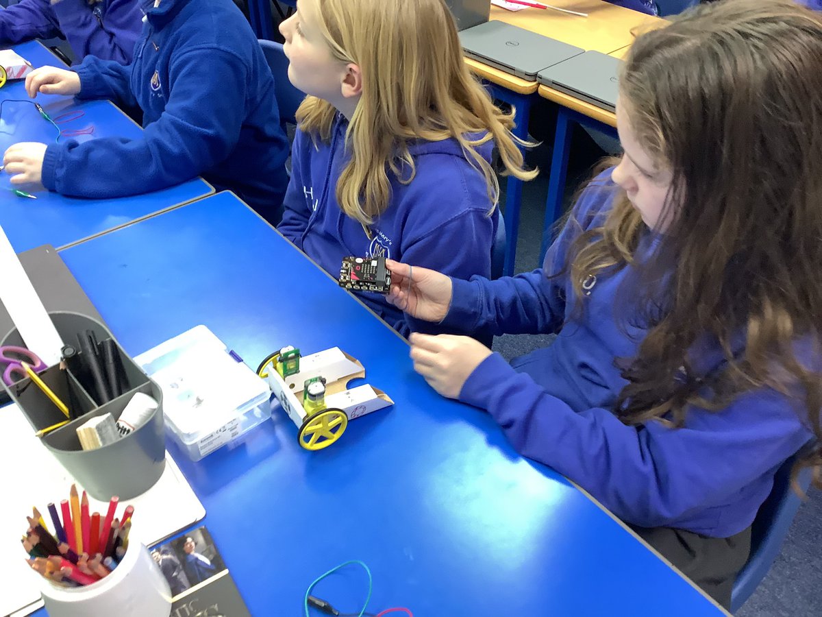 StMarysSchoolRC's tweet photo. Year 6 have had a great day constructing and coding model cars. #smrccomputing #smrcscience https://t.co/ymfj2xQ4X4