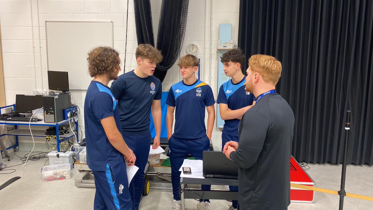 SRA_PE_Dance's tweet photo. @sra_sports & PE A level students visiting @uniofbeds experiencing workshops on video and software 2D motion analysis and force plates - Looking at improving performance through biomechanics analysis. #CrossoverLearning @TandLSRA 🍎👩🏽💻📹📈 https://t.co/0zOwgNUEmb