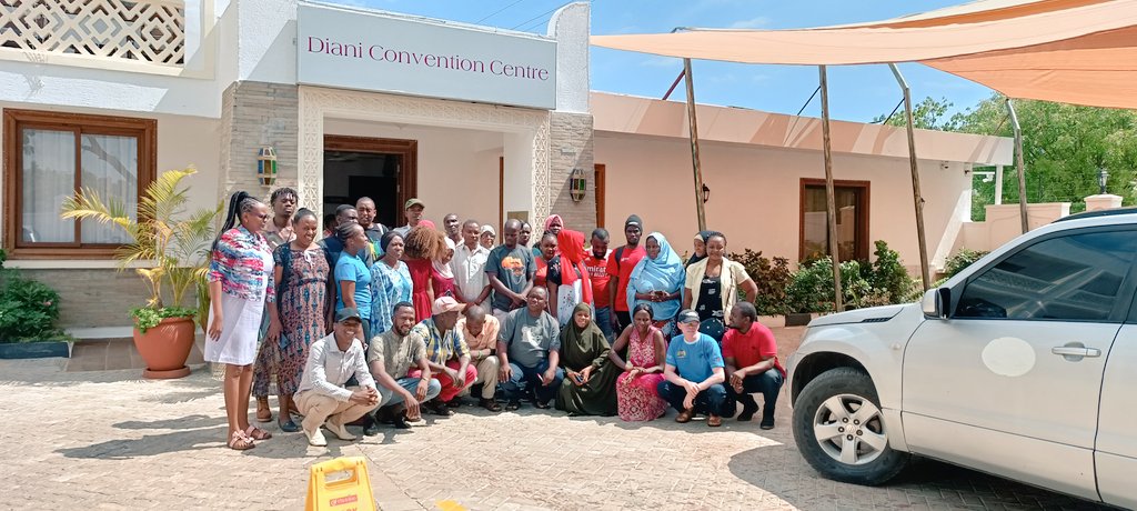 VivianFaith9's tweet photo. Day 3; Kwale County concludes CLAR Training @RachaelWat1 #CLARKWALE_002 @Catheri18548101 @PKKamau @Amref_Kenya @pwani_community @c_kwale @kwanpud @KancoKE @kabuki_kabz @RachealWat1 @salimmasito91 https://t.co/fer7oKbwF9