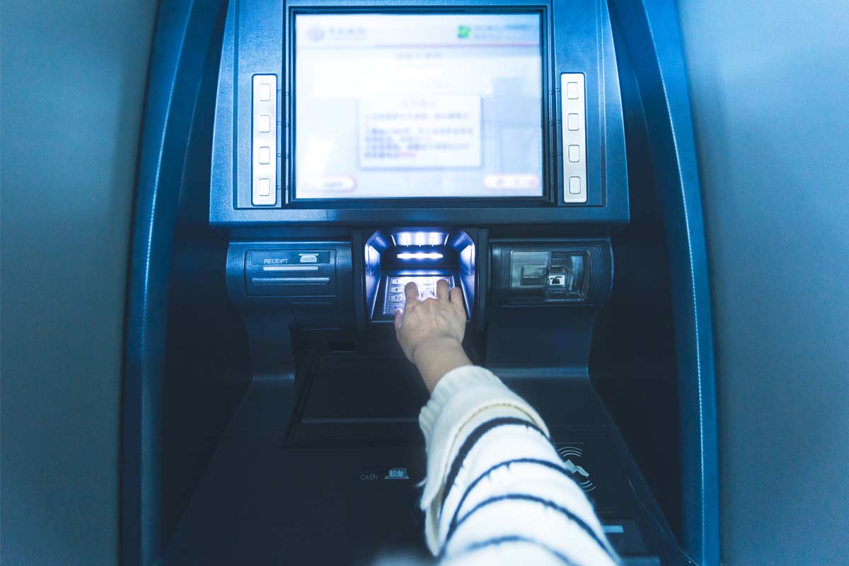 pmw_noticias's tweet image. Homens tinham acabado de aplicar um golpe em uma agência bancária da cidade quando foram abordados
#benefícioprevidenciário #documentofalso #EduardoArtiaga #pessoafalecida #políciacivil #presosemAraguatins

pmwnoticias.com.br/homens-tentam-…