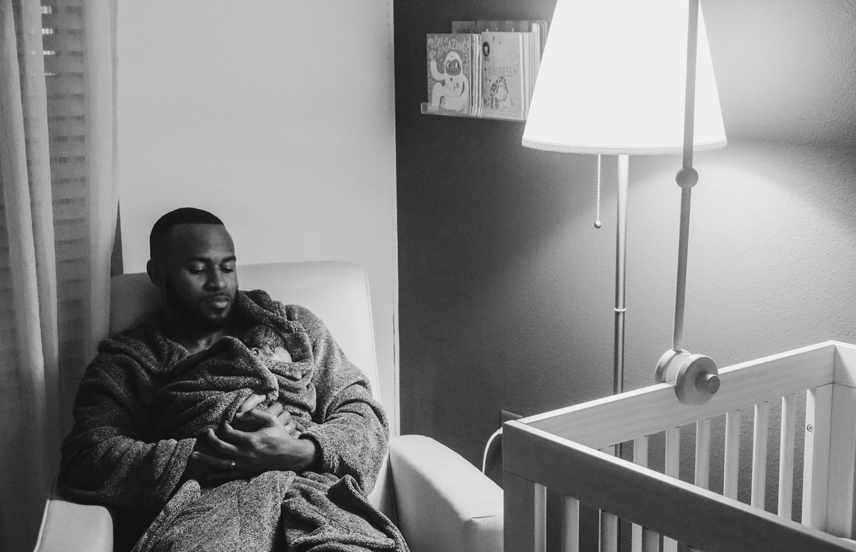 Vachenza's tweet photo. How precious is this? Dad bonding with his newborn, firstborn son. 

If you think this is something, go follow @OGBirth on Instagram to see the whole birth story unfold. I promise you’ll feel like you were there. 

&amp; while we wait, send me a few pregnant mamas! #BirthPhotographer https://t.co/YYwMamaqBB