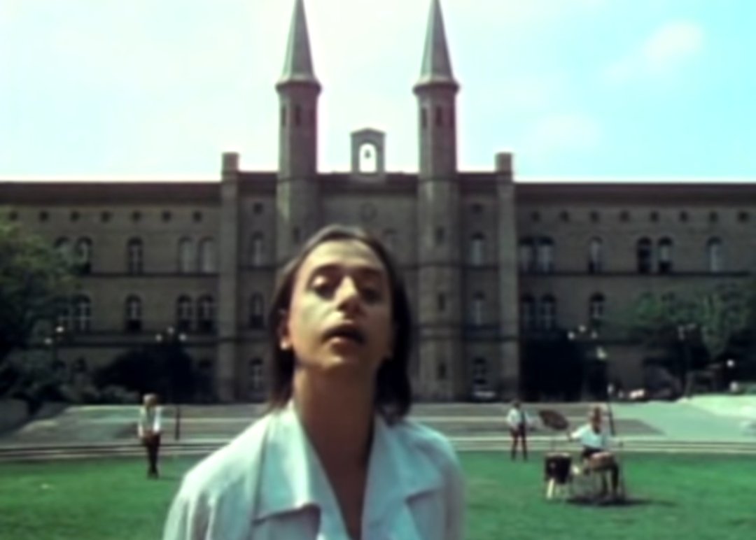 Aus gegebenem Anlass: dies ist und bleibt der Einzige, den ich als König von Deutschland anerkannt hätte.

youtu.be/BzGHhaMUqSQ