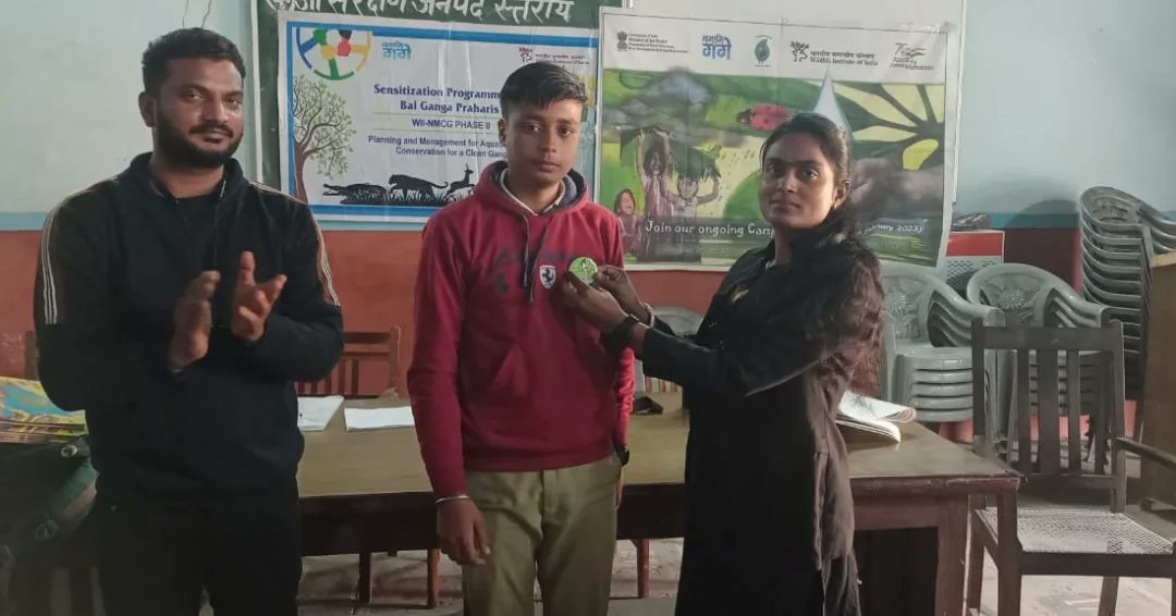 CallingGanga's tweet photo. #CatchTheRainCampaign
WII-NMCG team organised an awareness activities focused on Rain Water Harvesting techniques in MLML Inter College & GIC Ayodhya. Quizzes, Essay Writing Competition etc. were also conducted on water conservation theme. https://t.co/ax1nDpcPAW