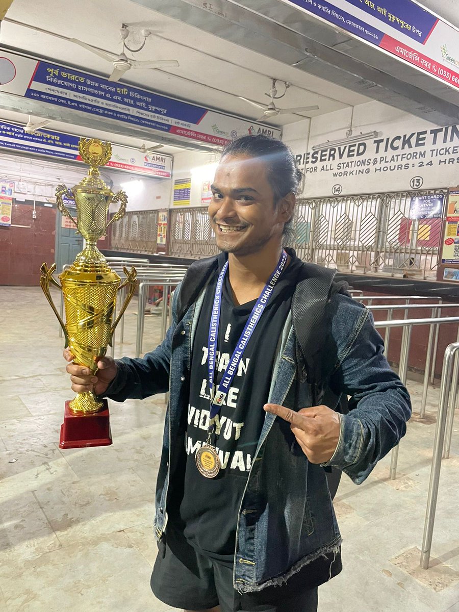 krishna72789232's tweet photo. Dedicated to my guruji on his birthday @VidyutJammwal  
First position in Calisthenics championship 2022 https://t.co/oytj3yYic1