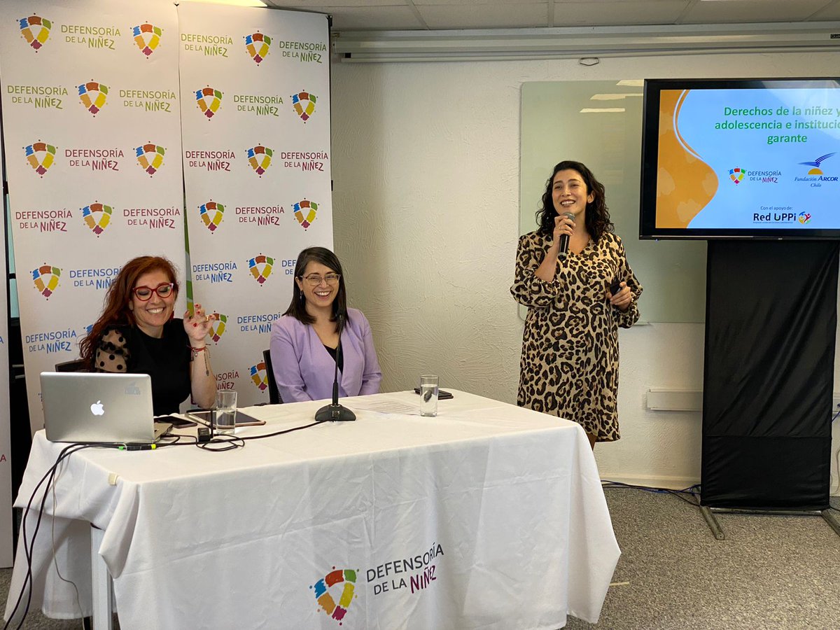 FundArcorChile's tweet photo. "Las empresas tenemos un rol como garantes, no solo es un tema de responsabilidad social, debemos preocuparnos de cómo nos hacemos cargo de nuestro impacto en la niñez, cómo por ejemplo apoyando herramientas como esta" @mlauraberner, Directora Ejecutiva de Fundación ARCOR Chile https://t.co/b6EKMZXPhW