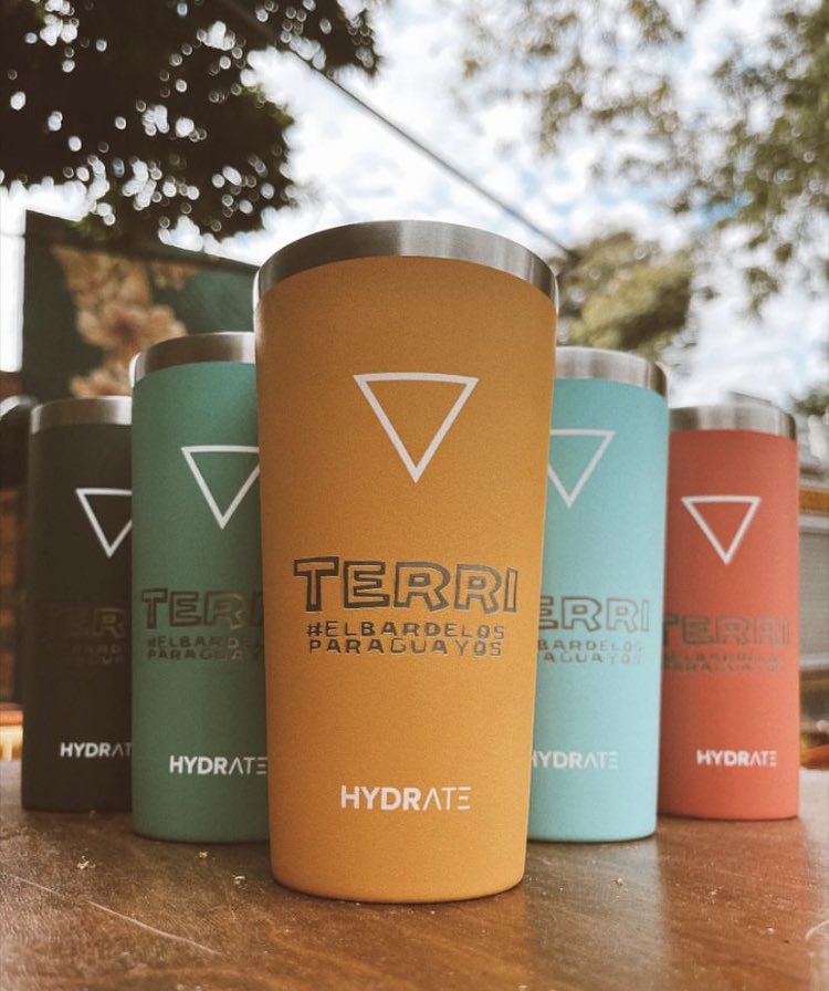 territoriochopp's tweet photo. Vamos a resolver esto como gente civilizada: Con un sorteo 🤩

1- 800 grados 🔥 y abundante Chopp 🍺 

2- Friito y Fernetcito con mantitas

Premio: 1 Vaso térmico de Terri + 1 botechopp cargado de 1,9L de cerveza Heterei 🤩

Citar tweet y elegí la opción que más te gusta ✍🏽 https://t.co/hnAFRUQY3N