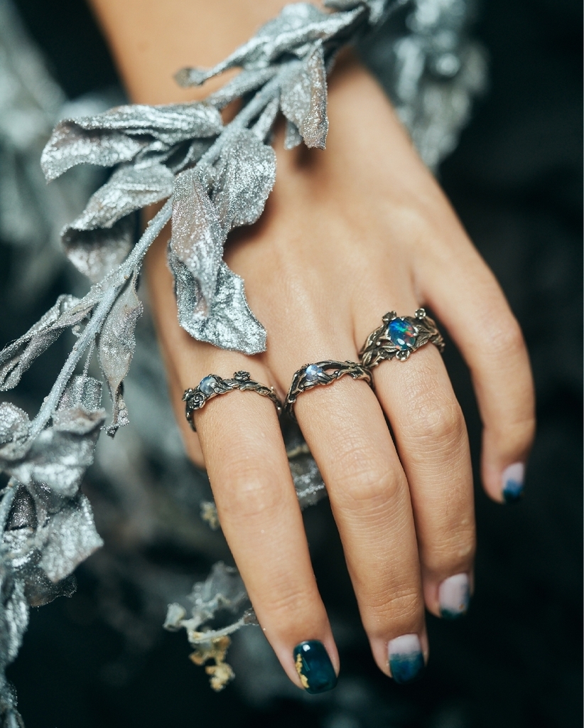 blacktreelab's tweet photo. Keep your best memories of the year with these silver beauties encrusted with natural gems ✨ https://t.co/HA58w1UtdP https://t.co/nC9lkGp1NH