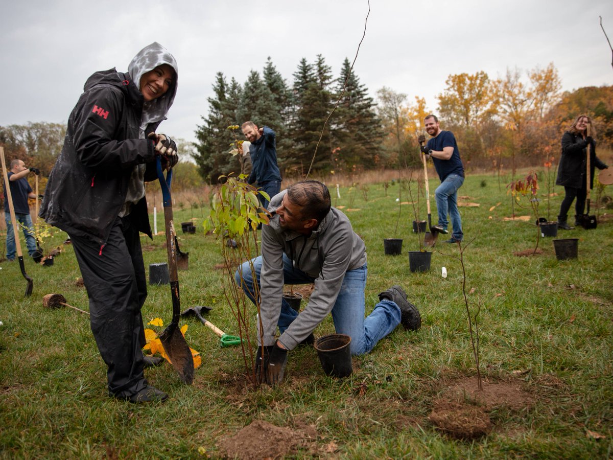 TreeCanada's tweet photo. 👏Our work wouldn’t be possible without the support of our sponsors!
Today, we’d like to recognize @NespressoCA's contribution to our #PartnersInPlanting program. With the help of Nespresso employees and partners, more than 800 trees were planted in Montreal, the GTA &amp; Vancouver! https://t.co/CpaYRL7jUH