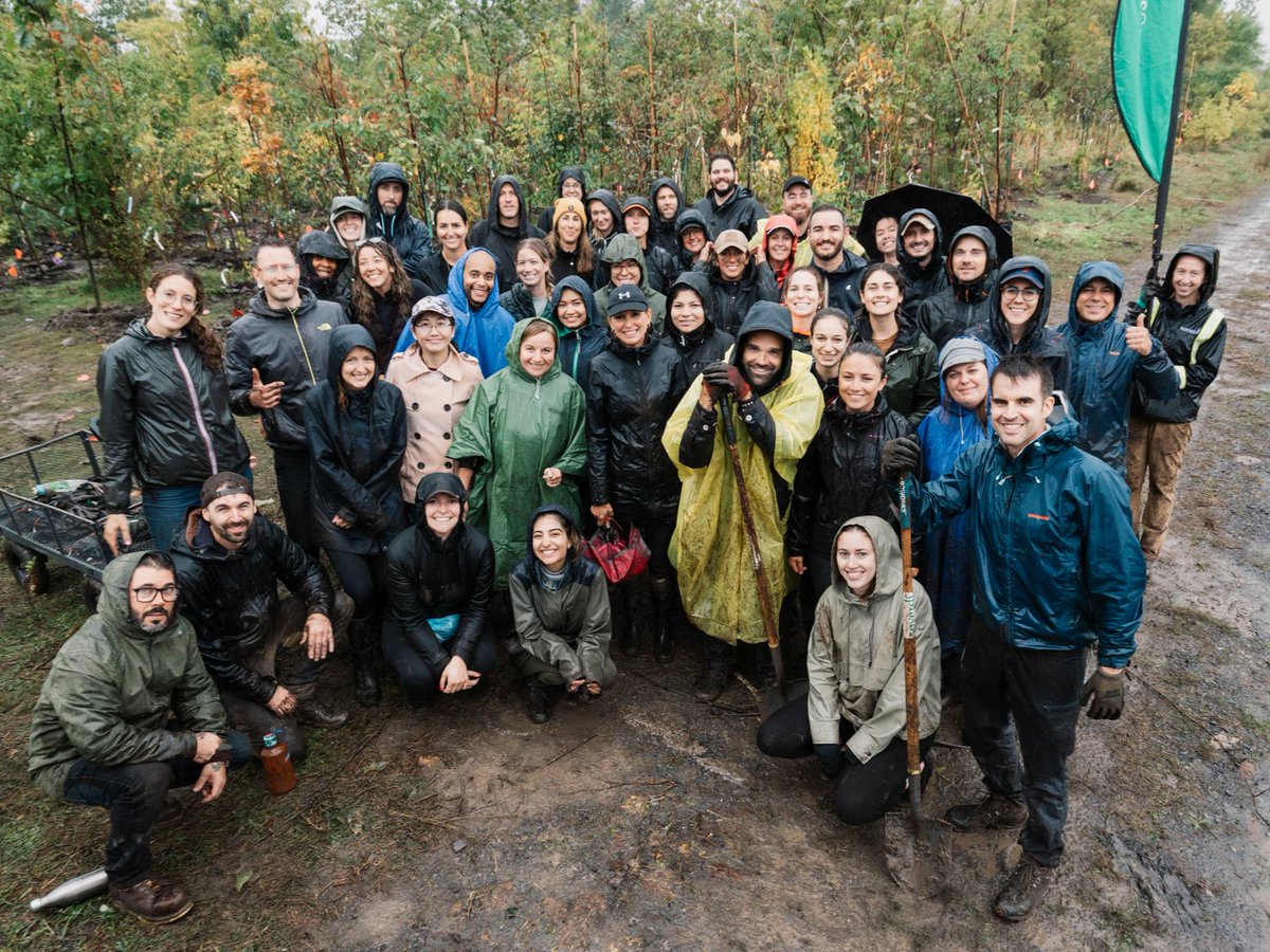 TreeCanada's tweet photo. 👏Our work wouldn’t be possible without the support of our sponsors!
Today, we’d like to recognize @NespressoCA's contribution to our #PartnersInPlanting program. With the help of Nespresso employees and partners, more than 800 trees were planted in Montreal, the GTA &amp; Vancouver! https://t.co/CpaYRL7jUH