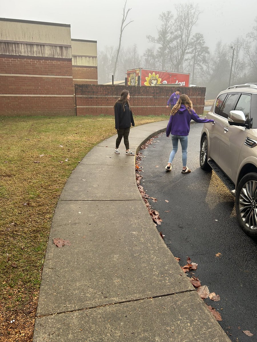 bluff_swim's tweet photo. CB Swim loved starting our day by serving our community and helping our friends at Friendship Elementary get off to a great start. Thanks for inviting us! @HallcoFES @BluffCherokee @HallcoCBHS https://t.co/SVXS6IE4Jh
