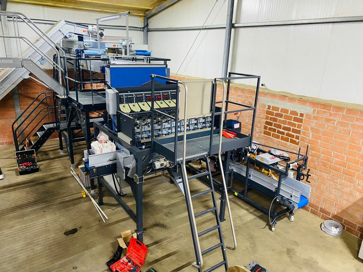 AllroundVP's tweet photo. We installed a new Receiving, drying, storage hoppers, and packing line for potatoes in Germany with our packing partner Upmann Verpackungsmaschinen
Contact our team to find out more: https://t.co/fy5CDldpG4
#Allroundvp #upmann #vegetables #potatoes #onions #silos #drying https://t.co/9i6c67HRva