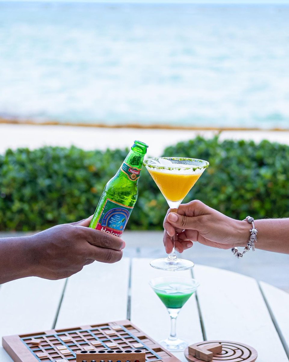 mo_canouan's tweet photo. Master the skill of mixing and creating tasty cocktails at our Mixology Class on Monday, December 26, at Turtles Bar. To learn more about our festive season happenings, visit: https://t.co/JKZmqK3csx

#ImAFan #MandarinOrientalCanouan #BestBars https://t.co/bl4H2ddhtc
