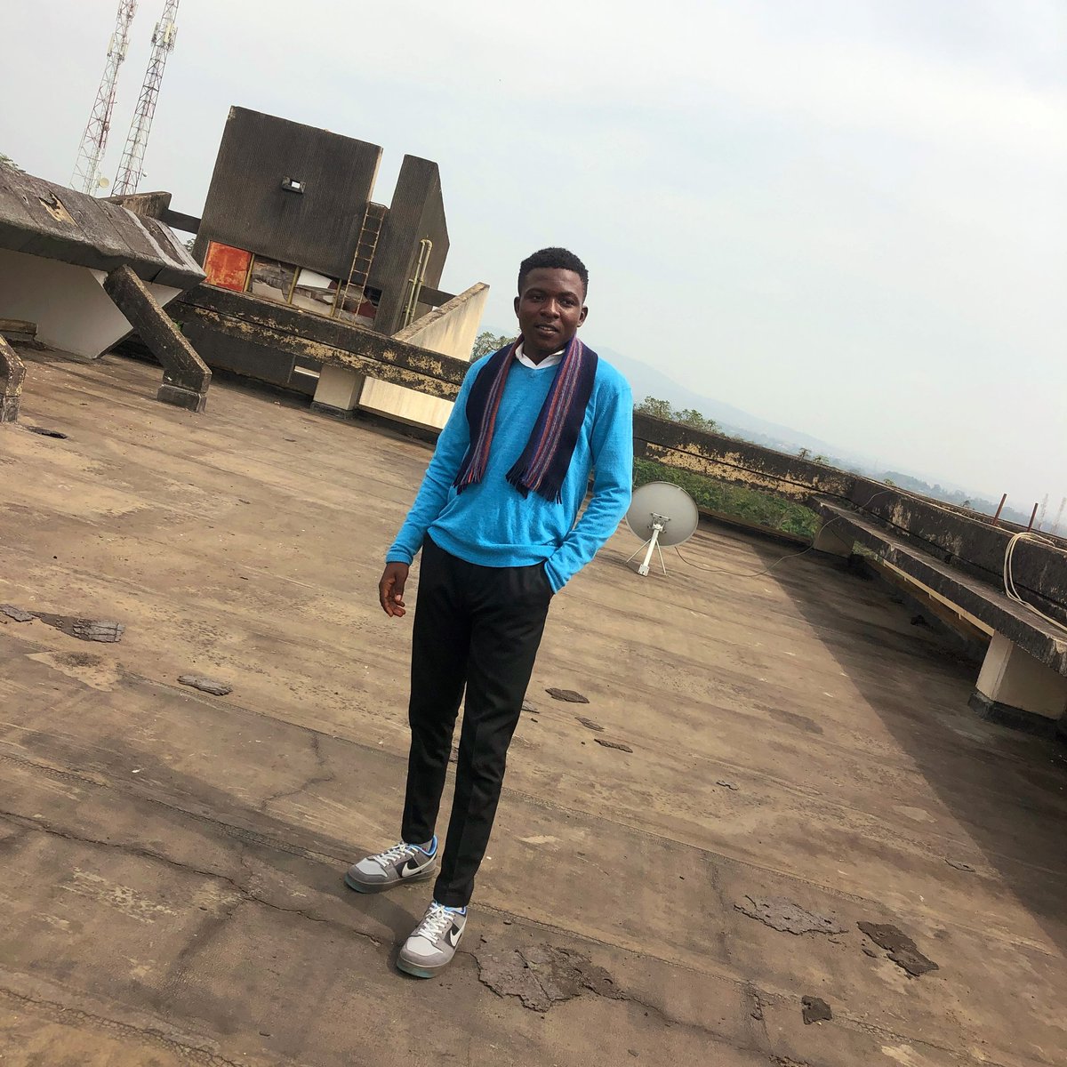 Just_iy's tweet photo. Went to the roof top of the Faculty of Social Sciences to take some shots 📷...it turned out this way 🥳

#OAUTwitter https://t.co/Wc2pn32jTQ