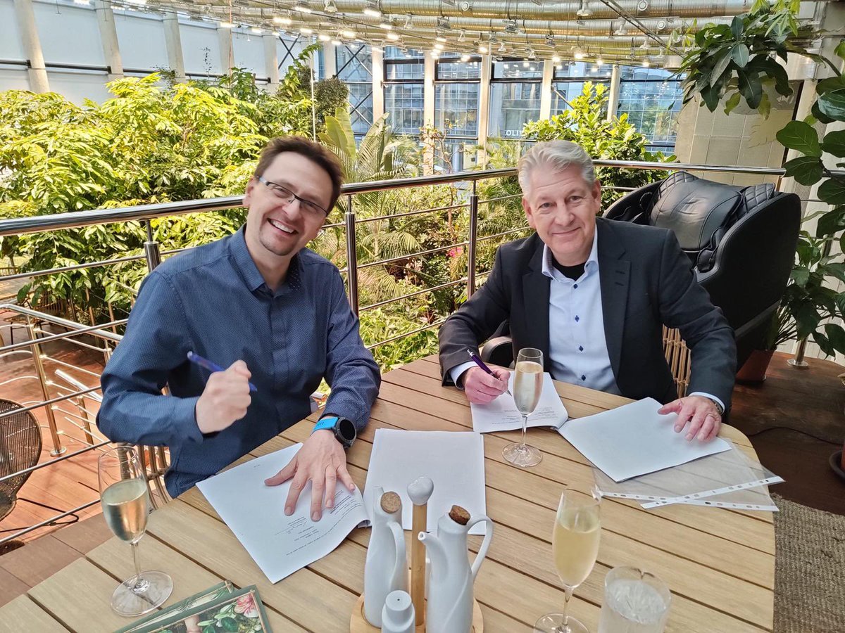 WordFinder_EN's tweet photo. WordFinder signs Distribution Agreement with @textpartner in Poland 🇵🇱 https://t.co/bOQbZY7Otx