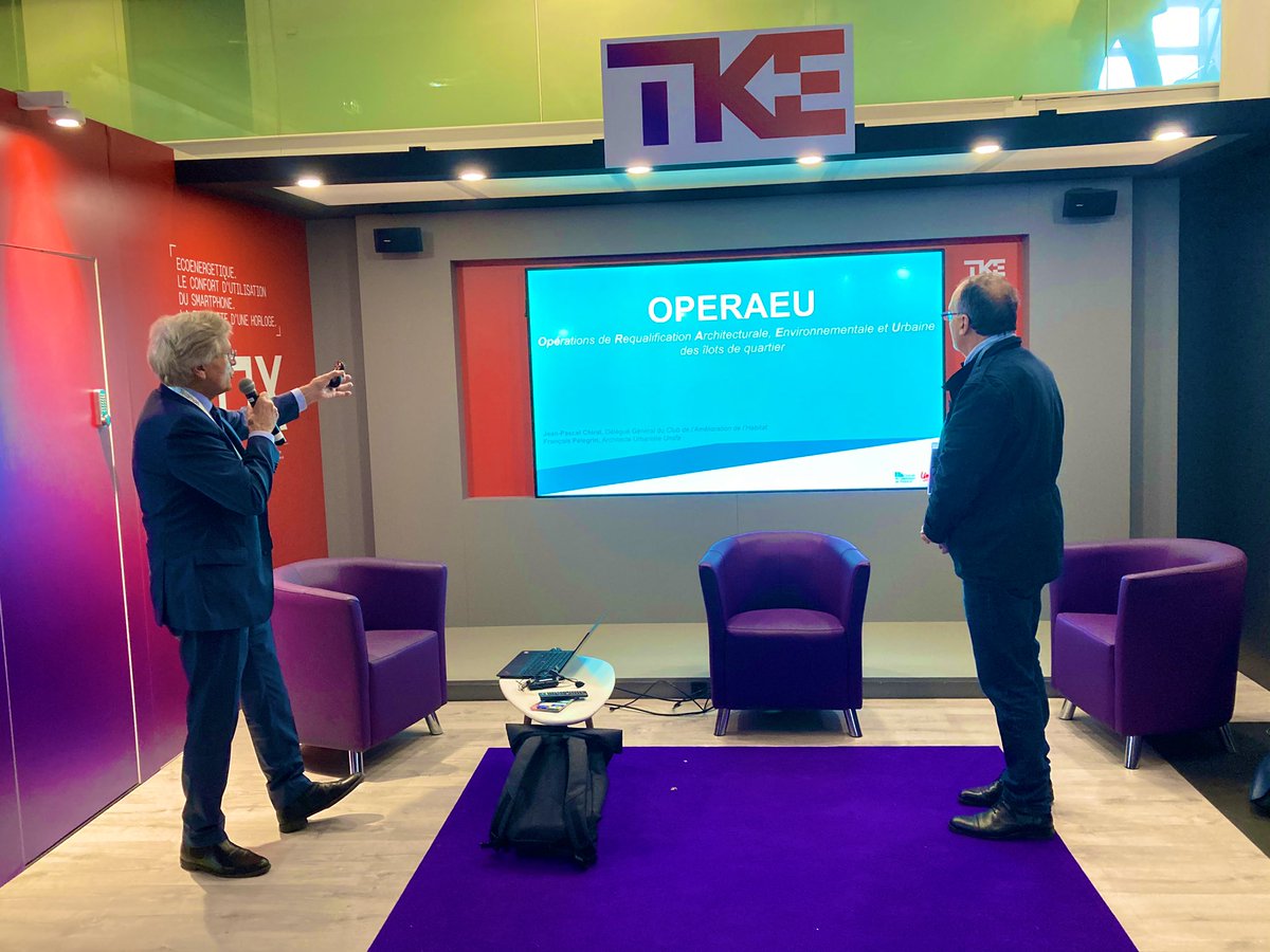 Intervention de <a href="/JPCHIRAT/">Jean-Pascal CHIRAT</a> et #FrançoisPélegrin Architecte Urbaniste <a href="/UnsfaOfficiel/">Unsfa Architectes</a> pour faire un point d’actualité sur #OPERAEU et la requalification architecturale des îlots de quartier 🏘🌳🏡 sur le stand <a href="/TKE_Global/">TK Elevator</a> au <a href="/salonsimi/">Salon SIMI</a>