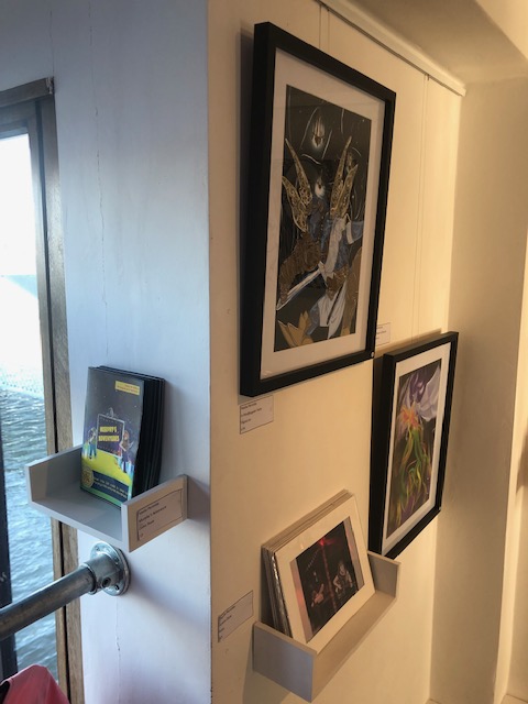 🎼On the second day of Affordable Artmas, Sun Pier House presented to me..

Cute &amp; Creepy oil paintings by Poppy Harriott &amp; Wearable art, comic books, &amp; digital art prints by Nadia Perrotta

Open: Weds-Sat - 10am-4pm

#MedwayArts #AffordableArtShow #SunPierHouse #RiverSideGallery