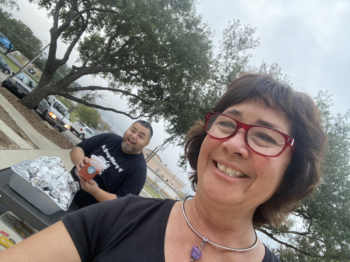 drteredjara's tweet photo. Thank you Marty’s kitchen 281 for donating delicious breakfast tacos to the teachers and staff at Mendez Elementary ⁦@MendezKids1st⁩ ⁦@drteredjara⁩ https://t.co/g4Surl5akM