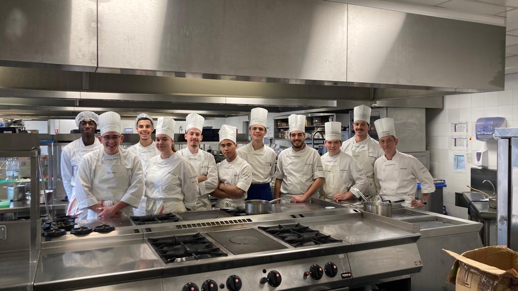 ScotlandSalmon's tweet photo. This morning, students took part in a @FERRANDIParis  masterclass on preparing and cooking with #LabelRouge #ScottishSalmon. 

They used a recently-produced guide, collaboratively prepared by top French chefs, and available in French online at https://t.co/yiXWQhPeQH https://t.co/paLYCc5Mjv
