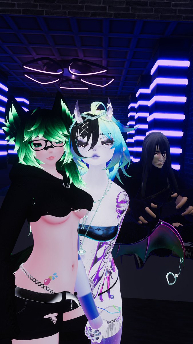 Shwahsabi's tweet photo. So much love to everyone who was able to come out for the return of Tipsy Tuesday! I had a wonderful night and I hope you all did too! 💞

The lovely DJ's of the night:🎶
@Synthakat    @SerenityDnB   @caveman_twitch https://t.co/86fbHSWCNT
