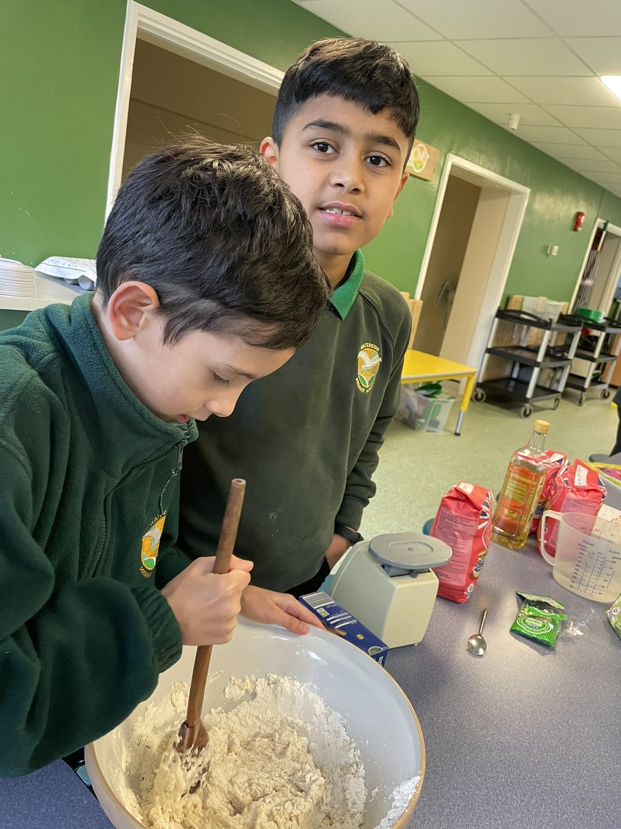 Bulbourne_WPA's tweet photo. We are making bread this afternoon after researching and learning all about rationing in WW2! #WatersideDT #WatersideHistory https://t.co/hOwdEmMYfl