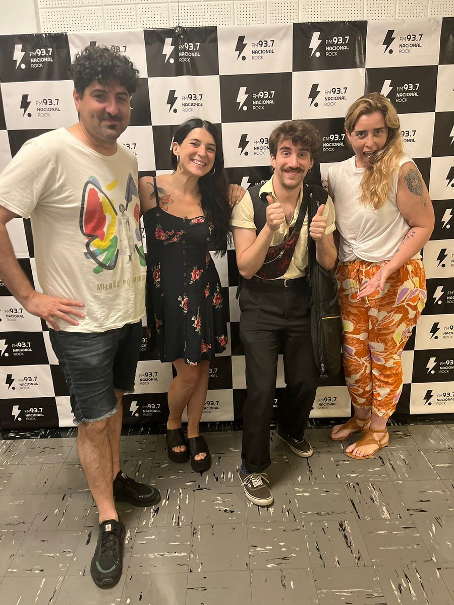 🎤 Reviví el acústico de Renzo de <a href="/gati_video/">Gativideo</a> en @roscaandroll937.

Presentó su nueva canción y adelantó un poco de lo que va a ser la presentación del sábado 12/12 en el <a href="/MusicWinsFest/">Music Wins Festival</a>.

¡Escuchá! youtu.be/0T80-BmViR0?t=…