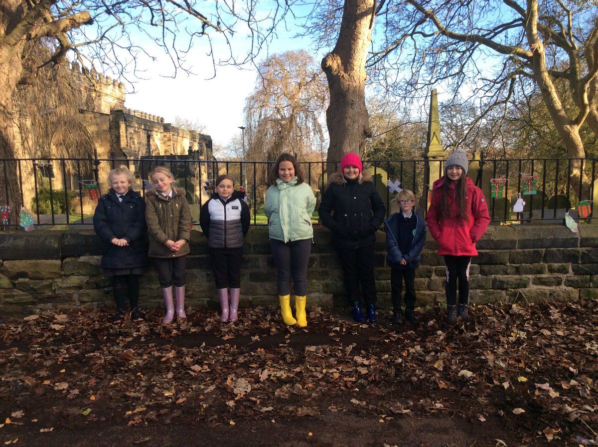 MrB_TheMill's tweet photo. Year 5 have loved their community work this afternoon. Decorating the church rails, clearing the yard and planting a Rowan tree #ASAcommunitychampions #lovinglearning https://t.co/SJW4lTBTNB
