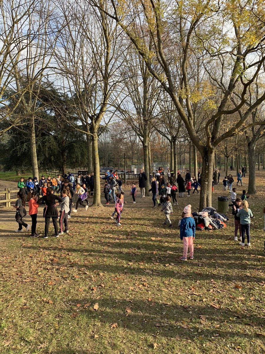 ValerieJacquetV's tweet photo. Merci aux enseignants de l’#ecole Jean Macé Elementaire pour l’organisation de leur incontournable Cross! Bonne humeur, sourires et performance sportive : l’essentiel est de participer! Être https://t.co/wJb9XRmqRC @Toulouse actifs en #conseildecole fait partie de nos missions! https://t.co/PUHtSIPVzI