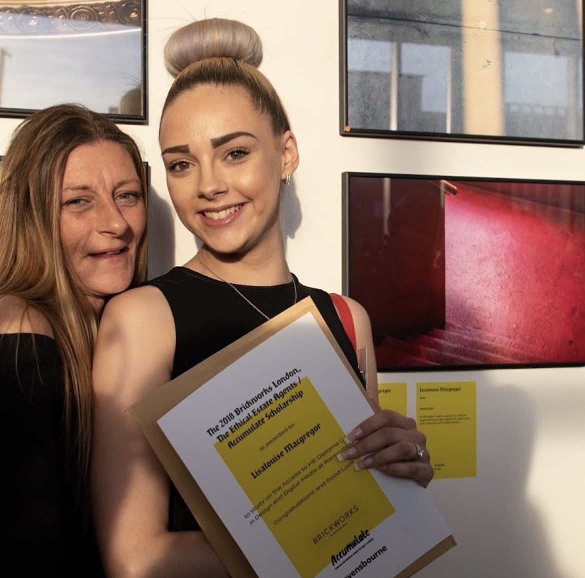 Super proud moment! Winner of Accumulate 2018 scholarship Lisa Louse MacGregor has graduated from <a href="/RavensbourneUK/">Ravensbourne University London</a> with a degree in Photography! We are delighted for you Lisa, you’ve worked so hard &amp; come such a long way. We can’t wait to see what’s next! #artschoolforthehomeless