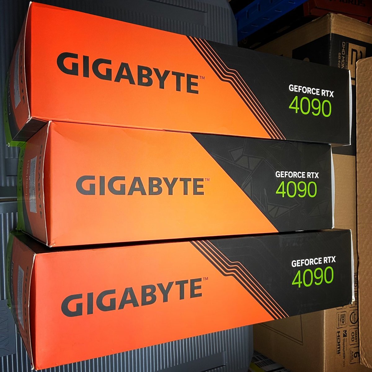 AORUS_DE tweet media