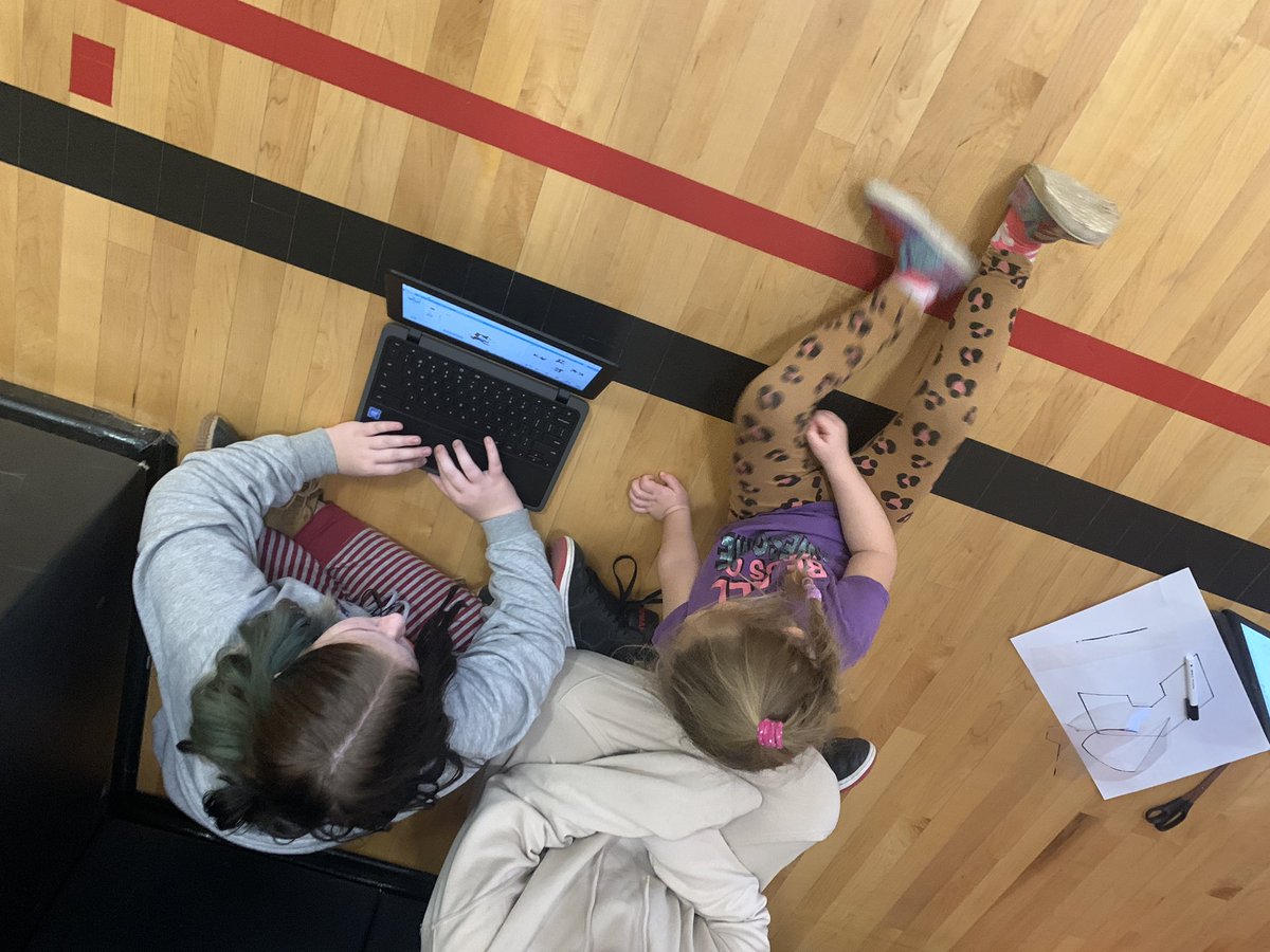 MsPineau's tweet photo. Hour of Code…Hour of Community! @ross_dsbn Grade 8’s had an awesome time creating @scratch holograms with some Kinder Friends! @dsbn #hourofcode #futureleaders #stemeveryday #stem https://t.co/6bFqWt2bbp