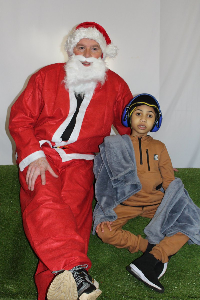 prospecthouse's tweet image. This afternoon EYFS and some of KS1 visited #HeatonPark for some festive fun and a very special visit from #SantaClaus 
#CreateAndCommunicate #CRCArticle31 #HolidaysAreComing