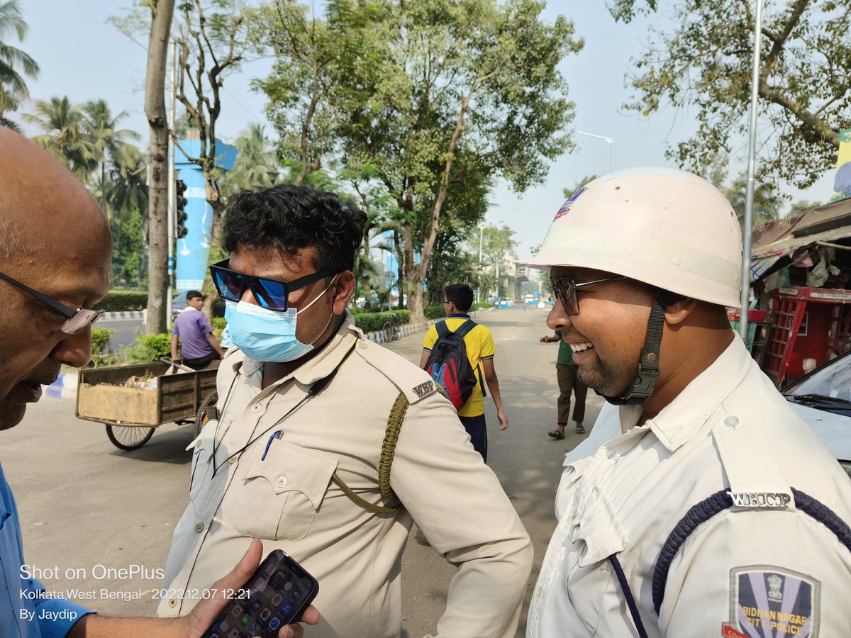 Jaydip_In's tweet photo. @bidhannagarpc @DCTrafficBDN @BidhannagarCP when all papers are mparibahan app was shown to them they had no clue on why they stopped me and in the process delayed my meeting.  This nature of harassment without any proof is really not appreciated. Educate cops on the road 2/2 https://t.co/eKAhlSfGSl