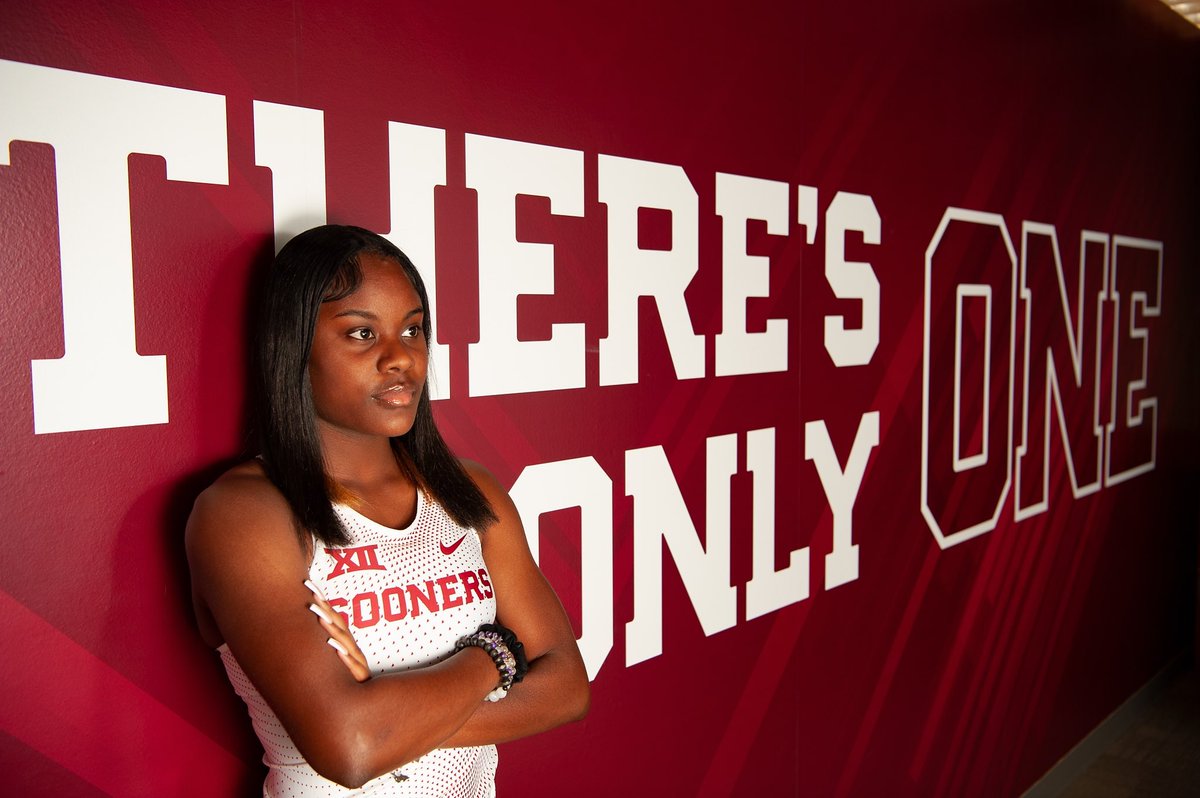 SharkTrackSCHS's tweet photo. Thank you @OU_Track for hosting @nia_parks_5 this past weekend. She’s a beast. #shesarunnershesatrackstar #shadowcreektrack https://t.co/giikqHSHKH