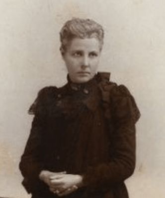 This week, we discuss the London Matchstick Girls Strike of 1888. Listen now wherever you get your podcasts. linktr.ee/yeoldecrime

1. Matchstick workers on strike
2-3. Examples of Phossy Jaw
4. Photo of Annie Besant