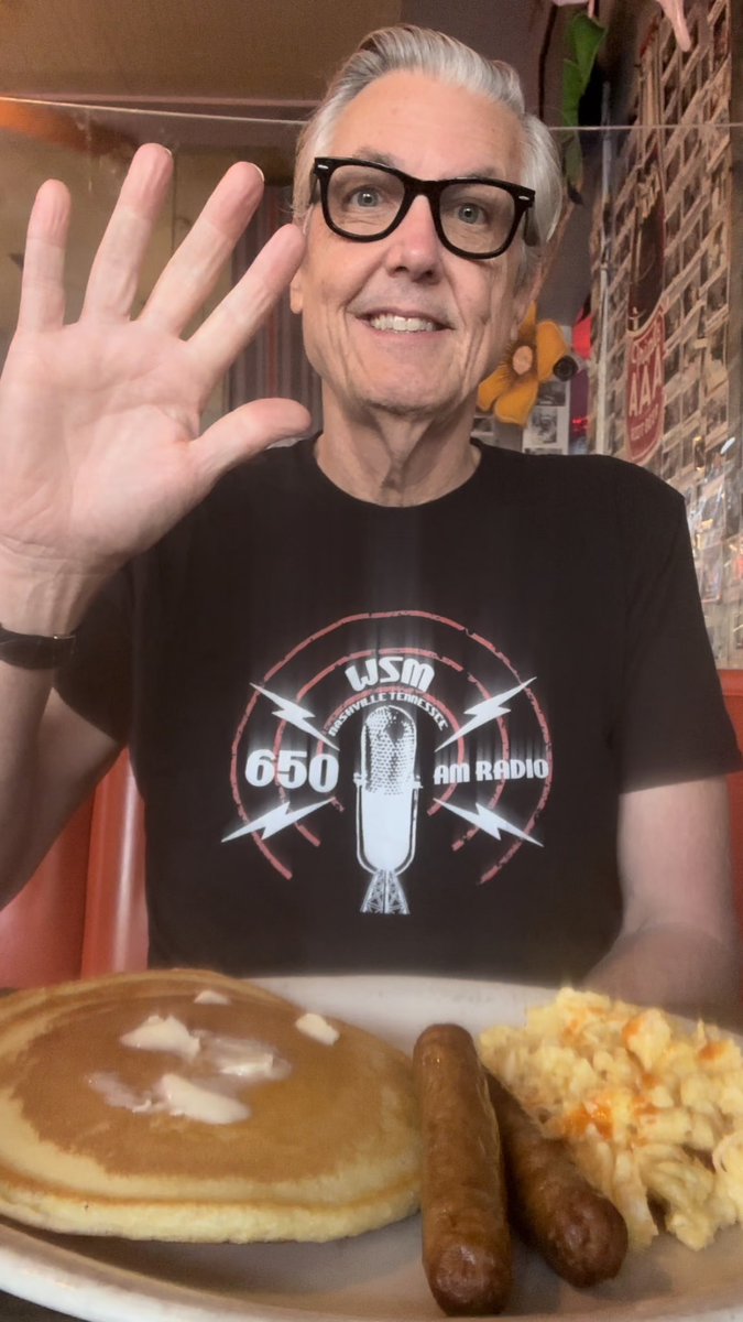 Gene “Bean” Baxter 🇬🇧 on Twitter "Elderly man waves hello. And wishes you a good morning."