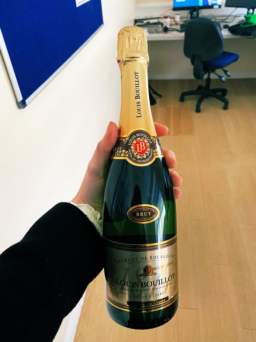 MariaP1491's tweet photo. A line manager: a person who pushes you outside your comfort zone, guide you in the uncertainty and celebrate with you your biggest achievements #inspirational #RoleModel #celebration #thankyou #readyforthenextstep https://t.co/KIlIqgDbud