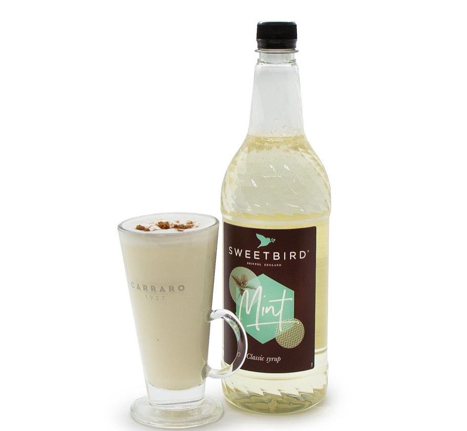 UkCarraro's tweet photo. ❄️ White hot chocolate with mint made with
silky smooth milk. 
❄️Vanilla chai with cinnamon syrup topped with cocoa.
❄️Hot chocolate paired with gingerbread topped with a double espresso. https://t.co/qCT0OHqN21